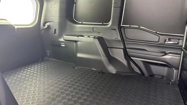 Toyota Land Cruiser Prado có thêm bản 2 chỗ ảnh 3