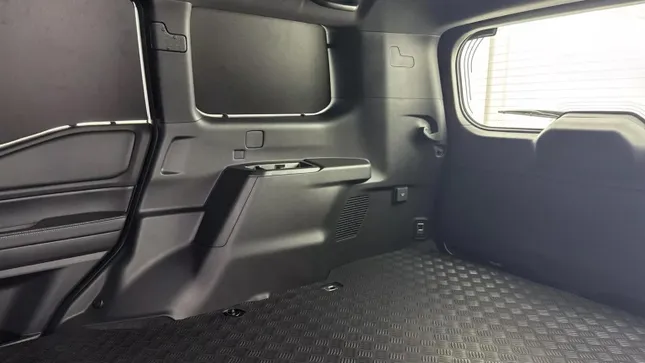 Toyota Land Cruiser Prado có thêm bản 2 chỗ ảnh 4