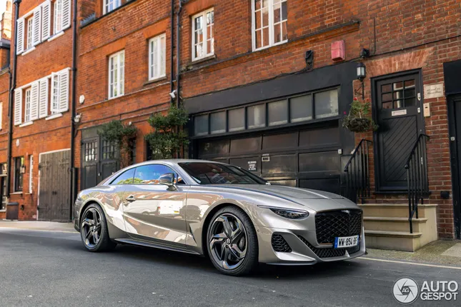 Xe sang siêu hiếm Bentley Mulliner Batur xuất hiện trên phố ảnh 1