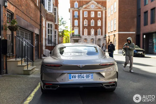 Xe sang siêu hiếm Bentley Mulliner Batur xuất hiện trên phố ảnh 7