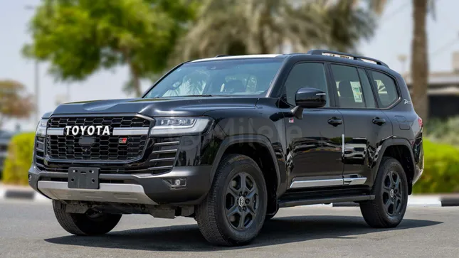 Toyota Land Cruiser tiếp tục cháy hàng tại Nhật Bản ảnh 1