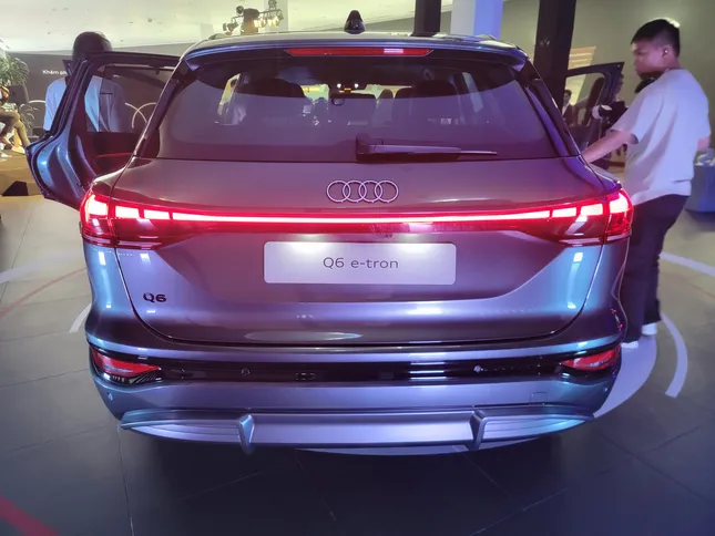 Cận cảnh mẫu xe điện thứ ba của Audi tại Việt Nam ảnh 8