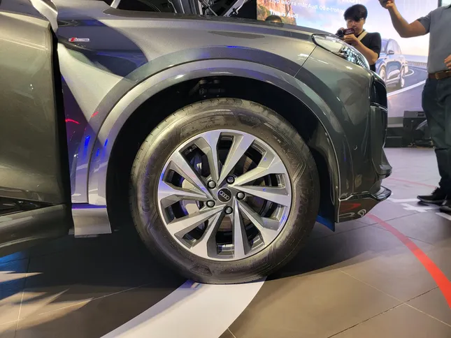 Cận cảnh mẫu xe điện thứ ba của Audi tại Việt Nam ảnh 6