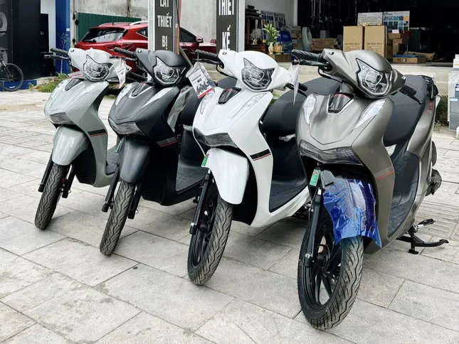 Xe ga lai giữa Honda Vision và SH ảnh 1