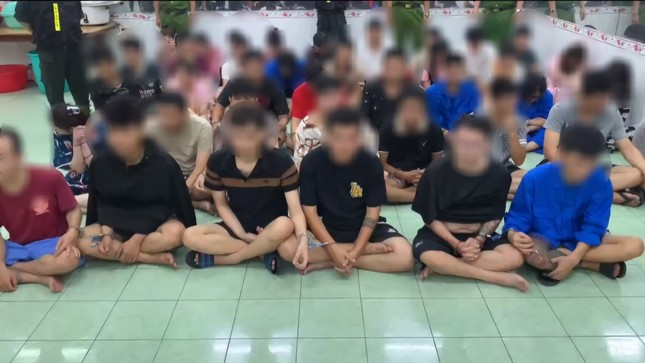 Thủ đoạn né tội loạn luân tại &apos;tịnh thất Bồng Lai&apos;; Tin mới vụ 4 tiếp viên hàng không xách ma túy ảnh 2
