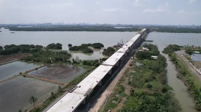 Cát từ hàng loạt tỉnh miền Tây đổ về xây dựng Vành đai 3 TPHCM ảnh 1