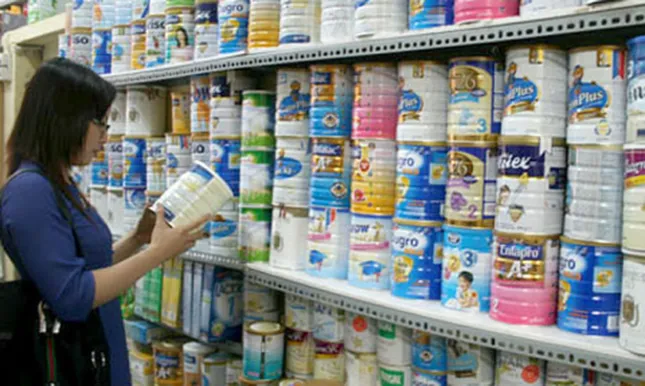 Người Việt chi 10.000 tỷ mua sữa ngoại trong 4 tháng ảnh 1
