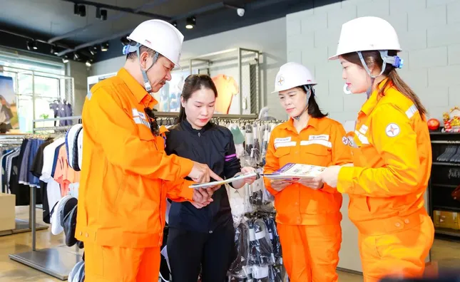 Lợi dụng sáp nhập tỉnh, thành để lừa đảo tiền điện ảnh 1