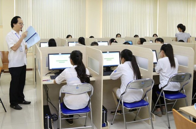Quy đổi thang điểm xét tuyển: Làm sao để công bằng? ảnh 1