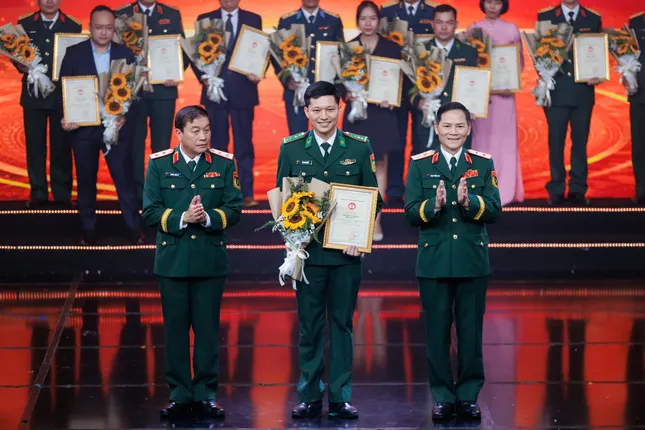 100 năm Ngày Báo chí Cách mạng Việt Nam: Những người viết báo tay ngang ảnh 1