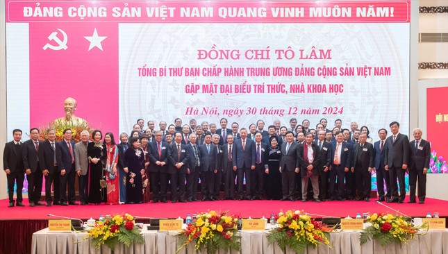 Thu hút nhân lực chất lượng cao từ nước ngoài ảnh 1