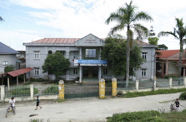 Loạt trụ sở cấp xã, cấp huyện bỏ hoang: Bán không ai mua ảnh 3