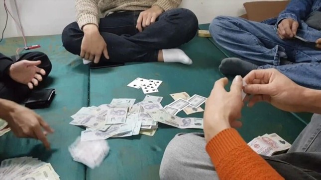 Rối loạn cờ bạc có thể khiến người trẻ tự sát ảnh 1