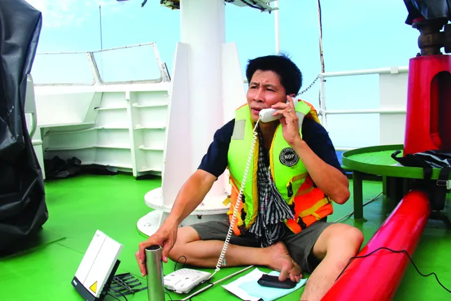 &apos;Nóng&apos; những cuộc gọi từ Hoàng Sa  ảnh 1