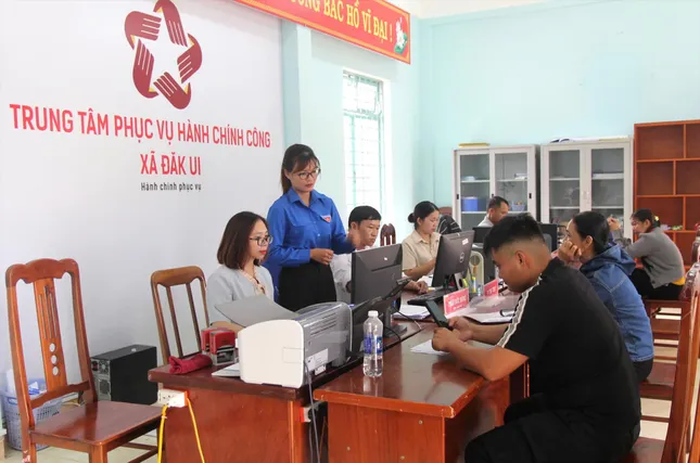 Đồng hành với bà con vùng sâu ảnh 2