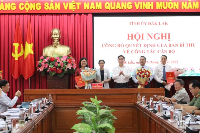 Ban Bí thư chuẩn y ba nhân sự tham gia Ban Thường vụ Tỉnh uỷ Đắk Lắk ảnh 1