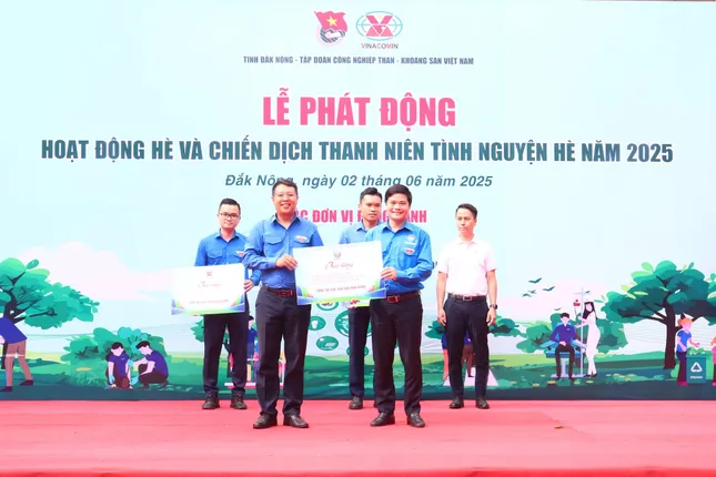 Hơn 2 tỉ đồng cho hoạt động hè và Chiến dịch Thanh niên tình nguyện Đắk Nông ảnh 2