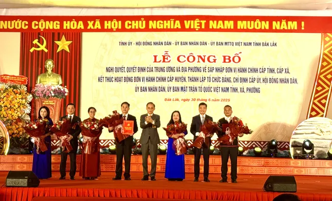Chỉ định Bí thư Tỉnh uỷ, Chủ tịch UBND tỉnh Đắk Lắk mới ảnh 2