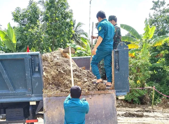 Huỷ nổ quả bom nặng 127 kg nằm gọn trên xe tải ảnh 1