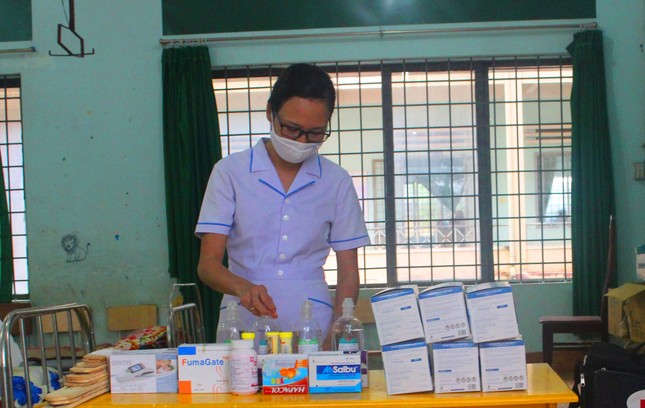 Gần 900.000 sỹ tử khẩu trang kín bưng làm thủ tục thi tốt nghiệp THPT ảnh 58