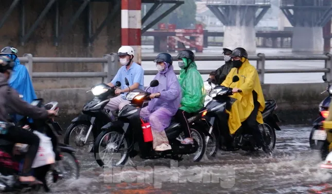 Diễn biến mưa dông ở TPHCM ảnh 1