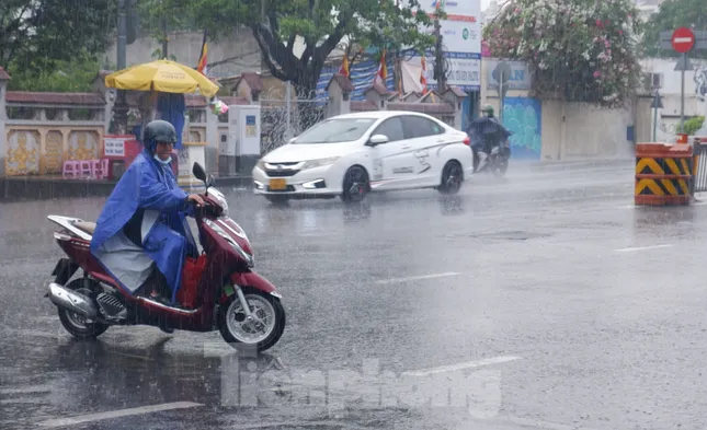 TPHCM mưa dông kéo dài trong tuần cuối tháng 6 ảnh 1