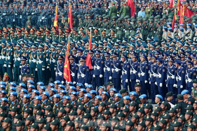 Tối nay, TPHCM hạn chế lưu thông nhiều tuyến đường phục vụ tổng duyệt Lễ kỷ niệm 30/4 ảnh 1