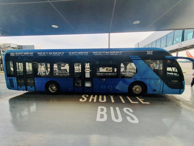 Sân bay Tân Sơn Nhất miễn phí trung chuyển từ ga T3 sang T1 ảnh 1