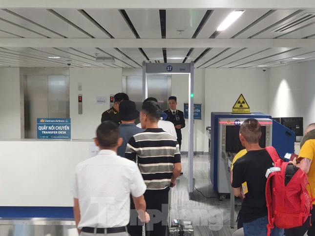 Sân bay Tân Sơn Nhất miễn phí trung chuyển từ ga T3 sang T1 ảnh 2
