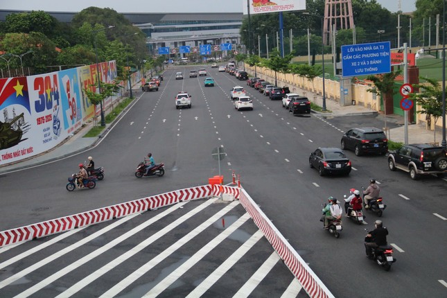 Giao thông hỗn loạn trước nhà ga T3 Tân Sơn Nhất, Sở Xây dựng TPHCM lên tiếng ảnh 1