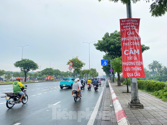 TPHCM: Cấm xe lưu thông qua cầu Phú Định từ ngày 7/6 ảnh 1