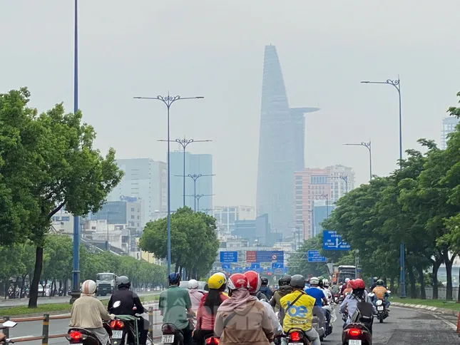 TPHCM bắt đầu đợt mưa dông lớn diện rộng ảnh 1