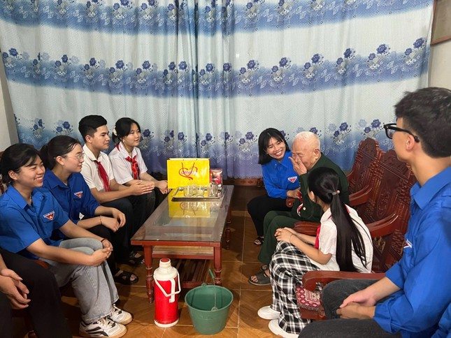 Bí thư Huyện Đoàn vùng cao được tuyên dương Thanh niên tiên tiến làm theo lời Bác ảnh 4