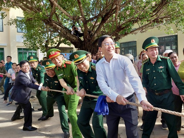 Ấm áp Ngày hội Biên phòng toàn dân ảnh 2