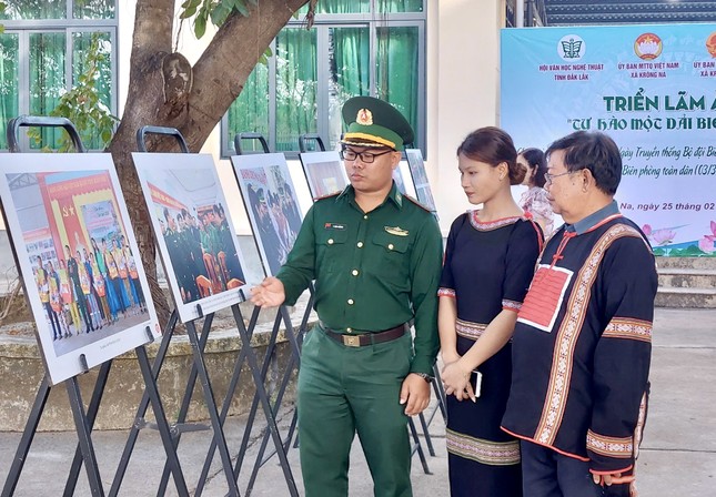 Ấm áp Ngày hội Biên phòng toàn dân ảnh 4