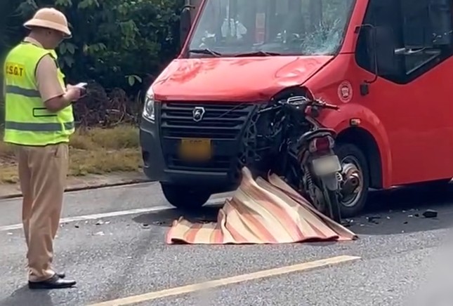 Tông trực diện xe buýt trên quốc lộ 20, một người tử vong ảnh 1