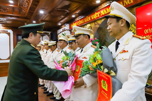 68 cán bộ Công an Lâm Đồng xin nghỉ hưu trước tuổi ảnh 1