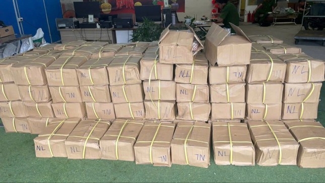 Thu giữ hơn 2,5 tấn thực phẩm đông lạnh không rõ nguồn gốc ở Đà Lạt ảnh 1