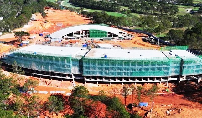 Kỷ luật 3 cán bộ liên quan sai phạm tại dự án sân golf Đồi Cù ảnh 2