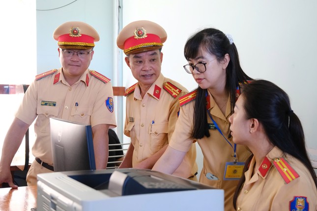 Công an Lâm Đồng lần đầu sát hạch lái xe hơn 500 học viên ảnh 7