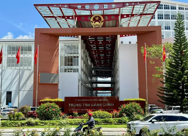 900 cán bộ Bình Thuận đăng kí đến Lâm Đồng làm việc ảnh 1