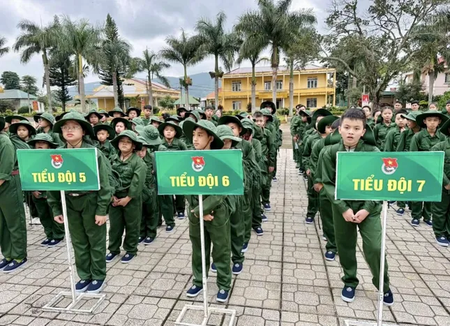 &apos;Chiến sĩ nhí&apos; Lâm Đồng tham gia học kỳ trong quân đội tại Trung đoàn Bộ binh 994 ảnh 2