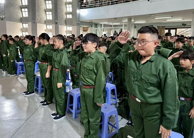 &apos;Chiến sĩ nhí&apos; Lâm Đồng tham gia học kỳ trong quân đội tại Trung đoàn Bộ binh 994 ảnh 4