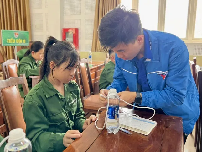 &apos;Chiến sĩ nhí&apos; Lâm Đồng tham gia học kỳ trong quân đội tại Trung đoàn Bộ binh 994 ảnh 12