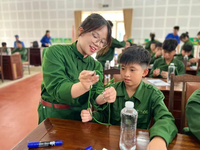 &apos;Chiến sĩ nhí&apos; Lâm Đồng tham gia học kỳ trong quân đội tại Trung đoàn Bộ binh 994 ảnh 15