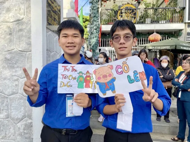 Biệt đội bút chì giúp sĩ tử Đắk Lắk vượt ngàn chông gai ảnh 8