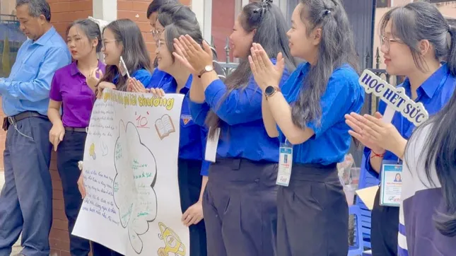 Biệt đội bút chì giúp sĩ tử Đắk Lắk vượt ngàn chông gai ảnh 10