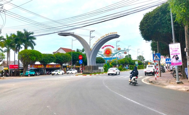 Đề xuất gần 2.000 người ở lại Bạc Liêu thay vì về làm việc tại Cà Mau ảnh 1