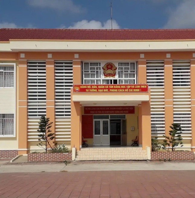 Phê bình ban thường vụ một xã ở Cà Mau tổ chức đoàn đi học tập kinh nghiệm trong ngày làm việc ảnh 1