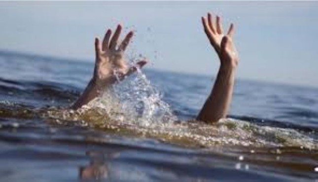 Tìm thấy thi thể bé 11 tuổi mất tích gần một ngày dưới sông Bạc Liêu ảnh 1